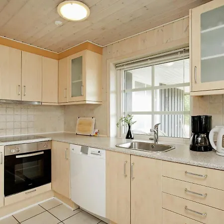 Four-bedroom Holiday In 18 * Blåvand